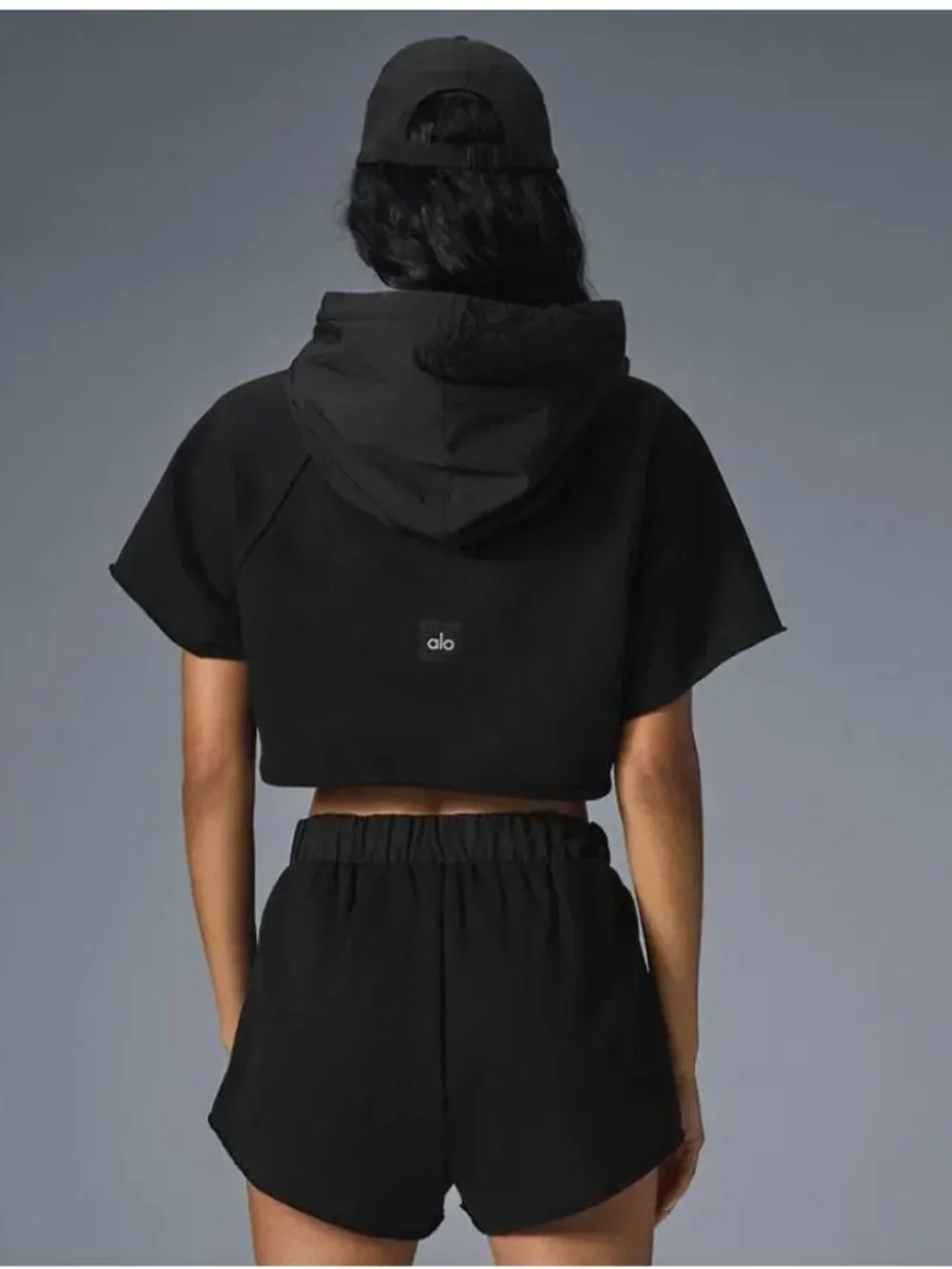 ALO Cropped In The Air Short Sleeve Hoodie - Black
